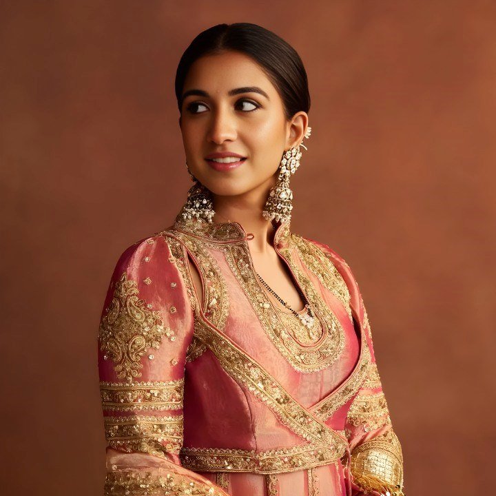 radhika merchant height